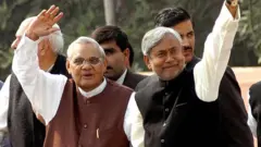 नीतीश कुमार और अटल बिहारी वाजपेयी