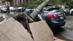 ఆకస్మిక వరదలతో న్యూయార్క్‌లో ఎమర్జెన్సీ