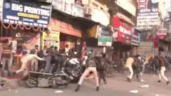पटना पुलिस की बर्बरता