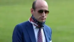 Mshauri mkuu wa sea katika ikulu ya Whitehouse Sptephen Miller anasema kwamba amepatikana na corona