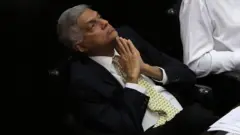 පෙට්‍රල් බෙදන්න තව දින දෙකක් ගතවෙයි.