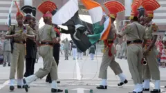 Wagah border crossing between India and Pakistan (file photo)