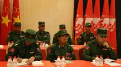 ကိုးကန့်တပ်ရဲ့ တပ်တွင်းအစည်းအဝေးတခုမှာတွေ့ရတဲ့ ကိုးကန့်တပ်ပိုင်းဆိုင်ရာခေါင်းဆောင်တွေ ( ပုံဟောင်း) 