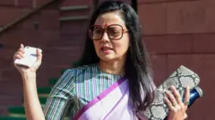 महुआ मोइत्रा