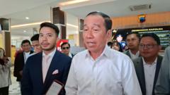 jokowi-diperiksa-di-polresta-solo-bawa-ijazah-sd-sampai-kuliah-apa-perkembangan-terbaru-polemik-keaslian-ijazahnya