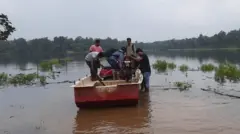 वेंगनूरच्या ग्रामस्थांचा गावापर्यंत पोहोचण्यासाठीचा संघर्ष 