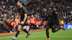Arsenal bounce back to top Premier League afta 4-2 win over Aston Villa