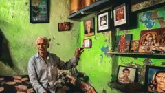 விமானம் மோதியதில் பிரஹ்லோத் தாக்கூர் 