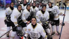 تیم ملی هاکی روی یخ زنان ایران