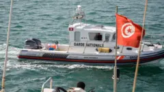 قارب تابع لحرس السواحل التونسي