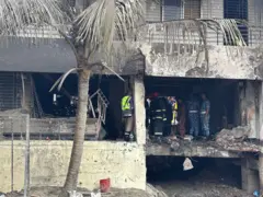 বিমান বিধ্বস্তে ক্ষতিগ্রস্ত ভবনের চিত্র