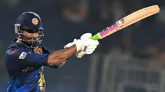 ලෝක කුසලාන තරගාවලියේ අද ( ඔක් 7 වැනිදා) පැවති තරගයෙන් ශ්‍රී ලංකාව පරාජය කරමින් ලකුණු 102 ක ජයග්‍රහණයක් වාර්තා කිරීමට දකුණු අප්‍රිකාව සමත් විය.