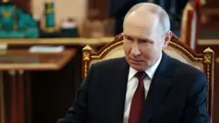 Putin en su despacho.