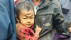 စစ်တပ်ရဲ့ လေကြောင်းဗုံးကြဲမှုကနေ လွတ်မြောက်လာတဲ့ မေကံကောင်း