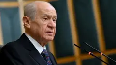 MHP Genel Başkanı Devlet Bahçeli, Sabah gazetesine verdiği röportajda Cumhur İttifakı'ndaki gidişattan Cumhurbaşkanı Recep Tayyip Erdoğan'ın yeniden aday olmasına, CHP'deki son gelişmelerden barış sürecine kadar birçok konuda değerlendirmelerde bulundu