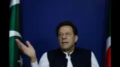 تصویری از عمران خان نخست وزیر پیشین پاکستان