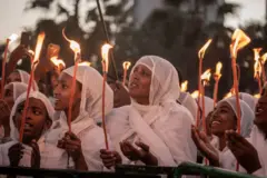 ኦርቶዶክስ ክርስትያኖች በቦሌ መድላኒአለም የገና በዓልን ሲያከብሩ 