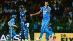 අතීතයේ මෙරට වැසියන් ක්‍රිකට් ක්‍රීඩාව හඳුන්වනු ලැබුවේ 'සුද්දන්ගේ ක්‍රීඩාව' ලෙසය.
