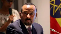 MM Abiy abbootii qabeenyaa hidhattoota gargaaru jedhan akka dhaaban gaafataniiru