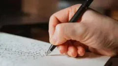 Mambo kama vile maumbile na utamaduni huathiri umbo la herufi zetu.