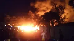 හෝමාගම, කටුවාන කර්මාන්තපුරයේ පිහිටි ගබඩාවක ඊයේ රාත්‍රියේ ( අගෝස්තු මස 17 වෙනිදා) ඇතිවූ ගින්නකින් ඊට දැඩි හානි සිදුවිය. ගිනි නිවීමේ දෙපාර්තමේන්තුවේ කෝට්ටේ සහ හොරණ ඒකකවල නිලධාරීන් සහ ආරක්ෂක අංශ මැදිහත් වී ගින්න පාලනය කිරීමට සමත් විය