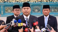 Presiden Prabowo Subianto melantik Sudaryono menjadi Kepala BGN menggantikan Nanik Sudaryati Deyang dan melantik Marsekal TNI (Purn) Donny Ermawan Taufanto sebagai Gubernur Universitas RI serta Yos Sunitiyoso sebagai Wakil Gubernur Universitas RI.