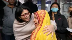 जुलाई 2024 में बड़े पैमाने पर आंदोलन के बाद अवामी लीग सत्ता से बेदख़ल हो गई थी