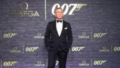 Daniel Craig