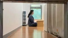 ஹிகிகோமோரி: பிள்ளைகளுக்காக 'சிறைவாசத்தை அனுபவிக்கும் தென் கொரிய பெற்றோர்கள் - காரணம் என்ன?