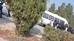 گزارش‌ها از «بازداشت چند نفر» در خاکسپاری کیانوش سنجری