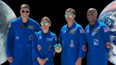 В ночь с пятницы на субботу пройдет приводнение космического корабля в Тихом океане.