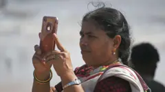 ఐఫోన్, యాపిల్ 