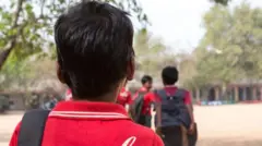 பள்ளி மாணவர்