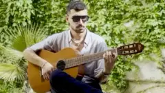 بازخوانی ترانه‌ای از فرامرز اصلانی با صدای متین منانی از آسیب‌دیدگان چشمی اعتراضات ایران