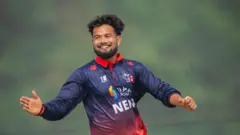 शेर मल्लले ४ विकेट लिए