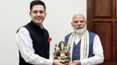 पीएम मोदी के साथ राघव चड्ढा