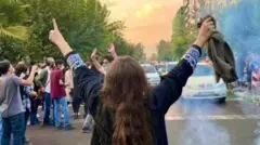 دختر معترض ایرانی