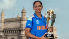 હરમનપ્રીતકોર ભારતને વર્લ્ડકપ જીતાડનારા કૅપ્ટન હરમનપ્રીતકોરની વીતેલા વર્ષ દરમિયાન સતત ચર્ચા રહી હતી. તેમને BBC ISWOTY ઍવૉર્ડ માટે નૉમિનેટ કરવામાં આવ્યાં છે.