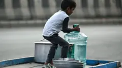 క్యాన్డ్ వాటర్ 