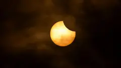 ਸੂਰਜ ਗ੍ਰਹਿਣ ਦੀਆਂ ਕਈ ਕਿਸਮਾਂ ਹੁੰਦੀਆਂ ਹਨ