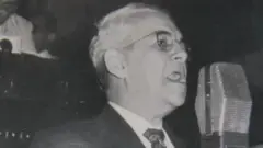 Guaracy Silveira falando ao microfone