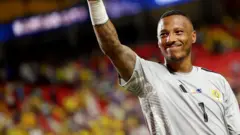 O goleiro Eloy Room