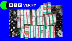 Похороны школьниц и учителей, погибших при ударе по школе в иранском городе Минаб. Гробы, накрытые флагами, вид вертикально сверху