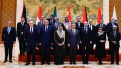 وزير الخارجية وانغ مع وفد من الدبلوماسيين من دول عربية وإسلامية (20 نوفمبر/ تشرين الثاني)
