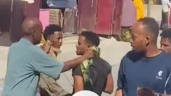 ጉዳና ላይ ስደተኞች ሲያዙ 