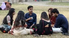 নির্বাচনে তরুণদের ভোট গুরুত্বপূর্ণ ফ্যাক্টর হিসেবে দেখা হচ্ছে 