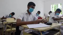 ශ්‍රී ලංකාවේ පාසල් පද්ධතිය තුළ පැවැත්වෙන ජාතික මට්ටමේ ප්‍රධාන විභාග තුන ලෙස 5 ශ්‍රේණිය ශිෂ්‍යත්ව විභාගය, අධ්‍යාපන පොදු සහතිකපත්‍ර සාමාන්‍ය පෙළ හා උසස් පෙළ විභාග හැඳින්විය හැකිය.