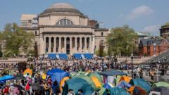 جامعة كولومبيا: المتظاهرون يتحدّون الموعد النهائي لمغادرة الحرم الجامعي
