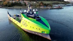 السفن الآلية الكبيرة مثل هذه تدخل الخدمة بسرعة في جميع أنحاء العالم