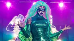 সেন্ট পিটার্সবুর্গের ক্লাবে দানিয়া